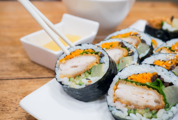NGỠ NGÀNG ăn kimbap có béo không? Cách làm kimbap tại nhà