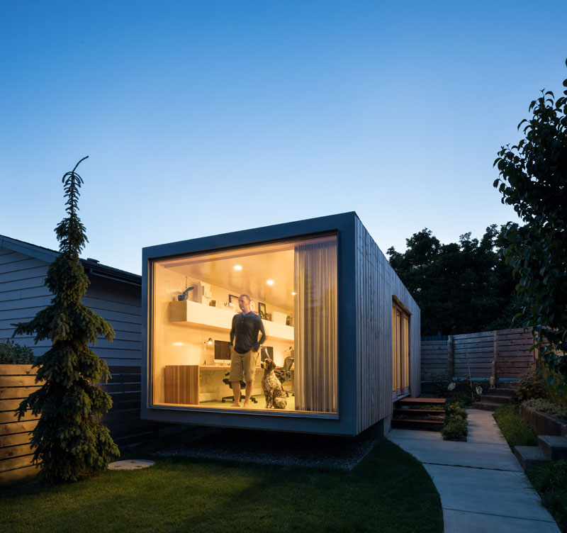 Kiến trúc sư tự dựng văn phòng tại nhà từ thùng container