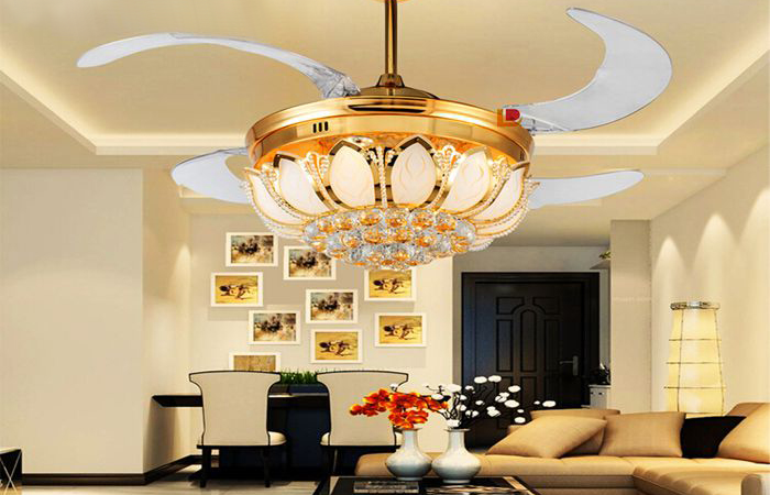 Quạt trần đèn chùm trang trí phòng khách - sự kết hợp tạo nên không gian ấn