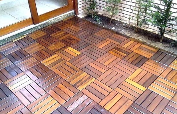 Sử dụng vỉ gỗ làm sàn ngoài trời có thực sự tốt?